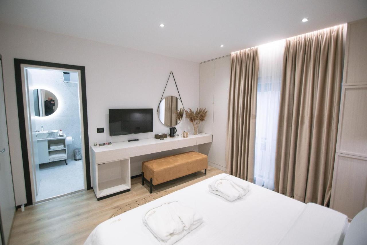Boulevard Boutique Aparthotel Korce Bagian luar foto