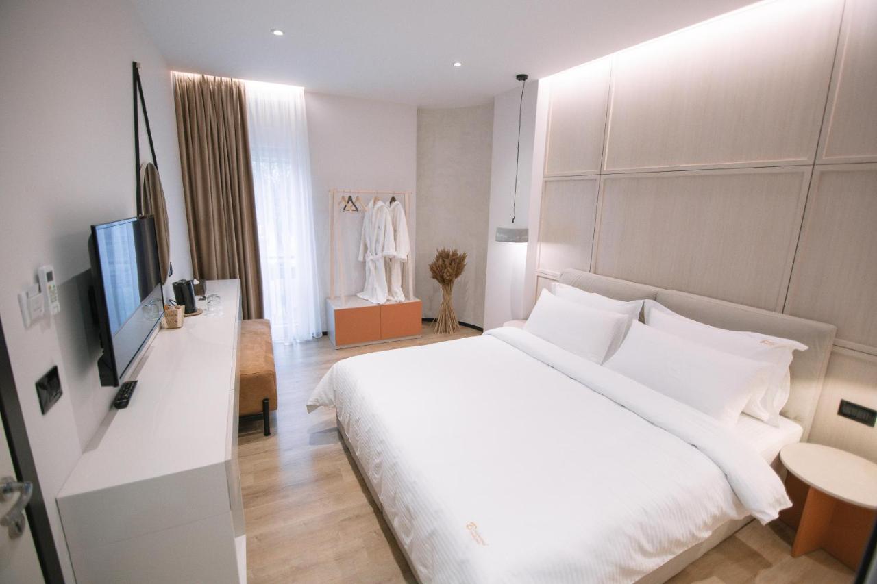 Boulevard Boutique Aparthotel Korce Bagian luar foto