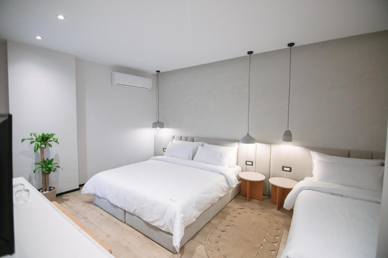 Boulevard Boutique Aparthotel Korce Bagian luar foto