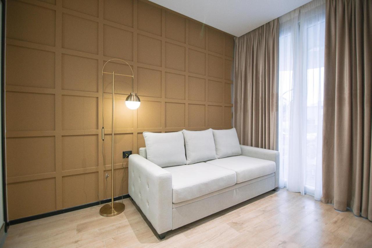 Boulevard Boutique Aparthotel Korce Bagian luar foto